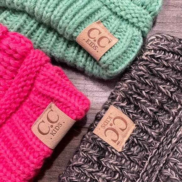 CC kids knit beanie lot green/pink/gray - Picture 2 of 13